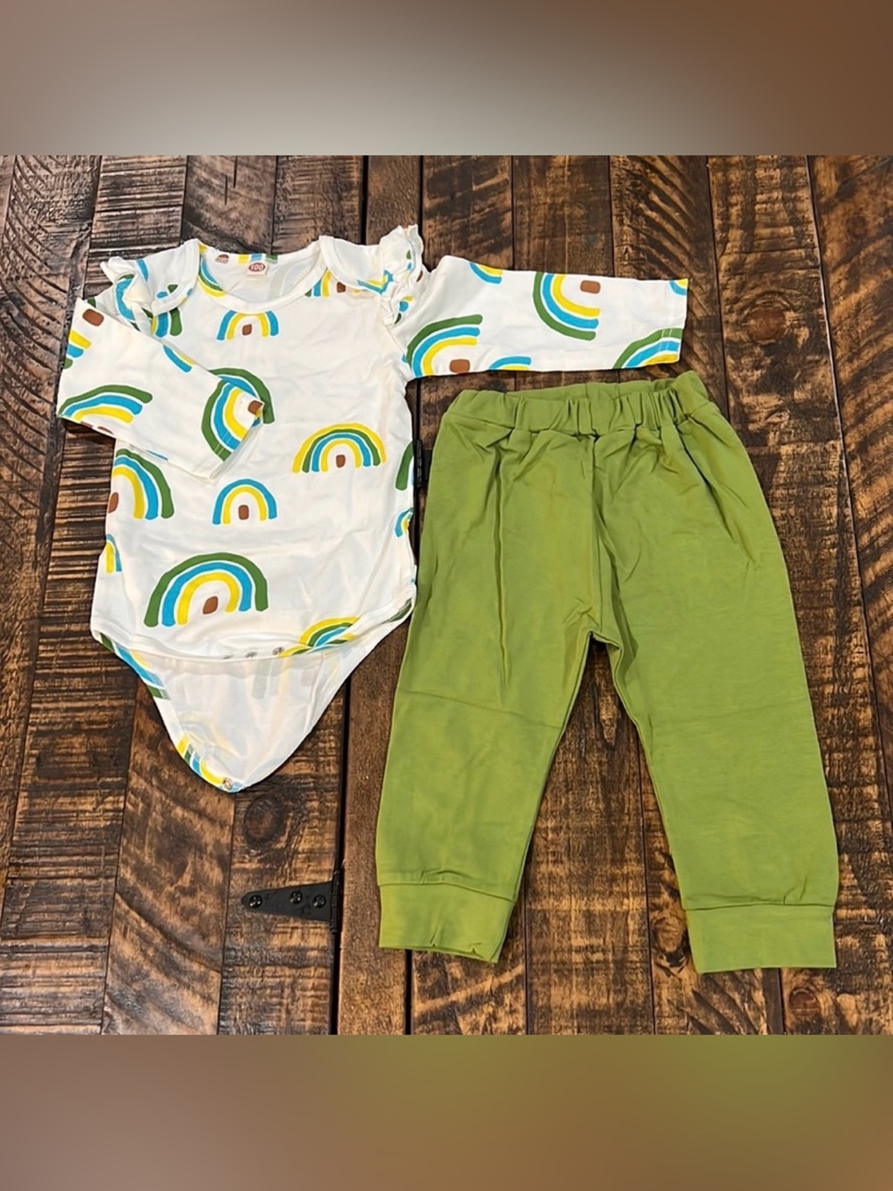 Boutique White & Green matching outfit size 3T